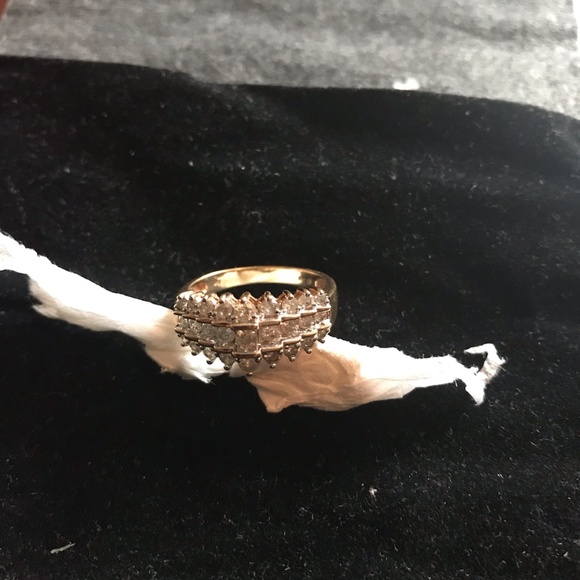 10k Gold Ring - Picture 1 of 1